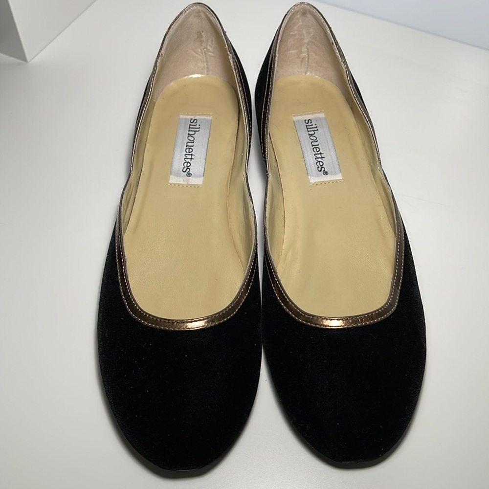 Perfect Silhouettes flat shoes